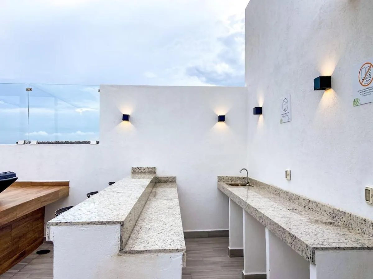 Shiny Studio On 5Th Ave With Pool And Gym Steps To Beach Playa del Carmen 0*,  Messico