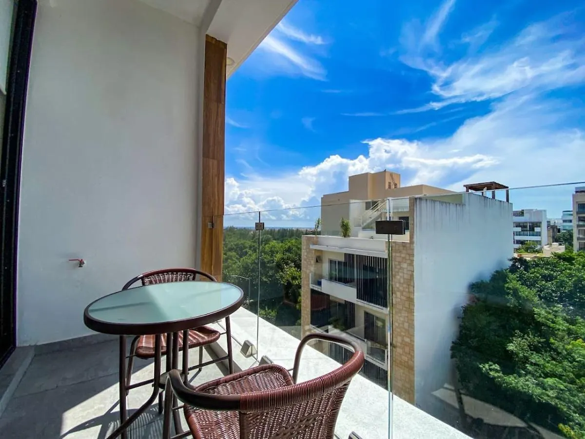 Shiny Studio On 5Th Ave With Pool And Gym Steps To Beach Playa del Carmen